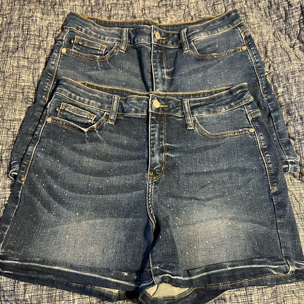 Judy Blue Splatter Shorts